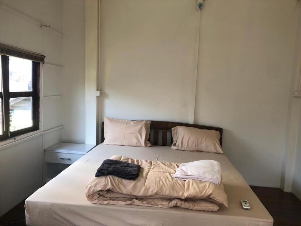 Nearthepark Backpack House Hostel Chiang Mai Buitenkant foto