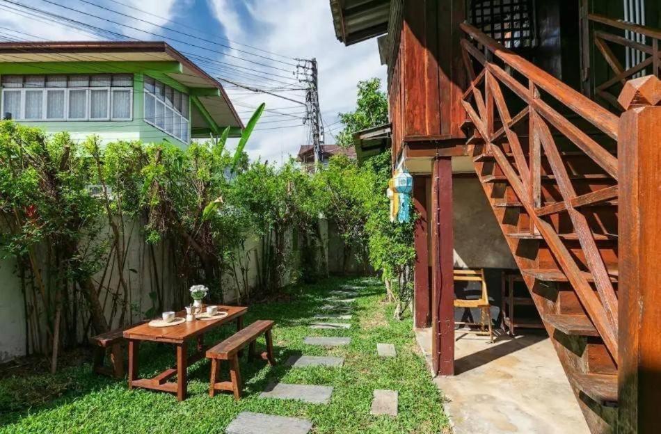 Nearthepark Backpack House Hostel Chiang Mai Buitenkant foto
